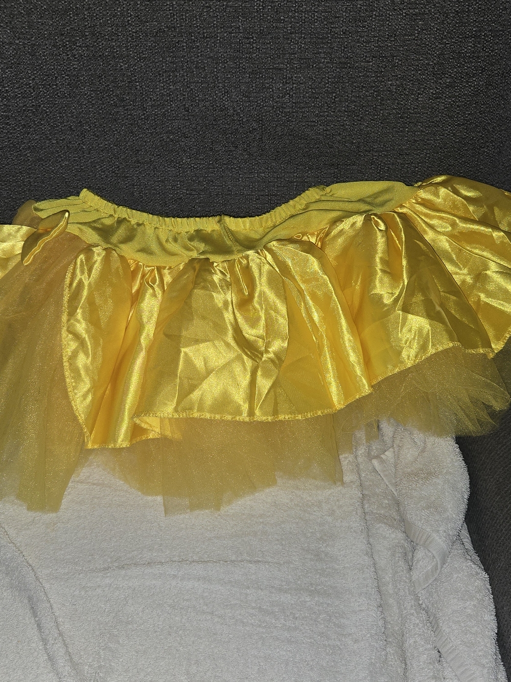 Leg Avenue Yellow Sequin Chemise with Pink Rose - Picture 3 of 4